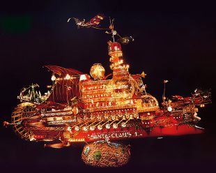 1987; Vaisseau du Père Noël : Longueur 1,5 mètre, 200 lumières, 40 mouvements.
